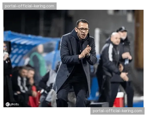 兰斯宣布主帅斯蒂尔续约至2028年