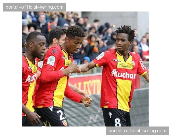 朗斯客场对阵布雷斯特，争冠集团全力冲击榜首